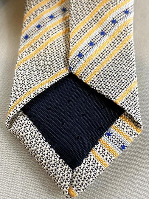 シルクネクタイ
