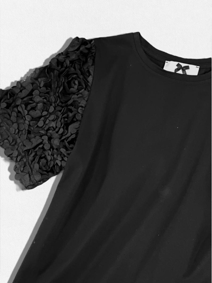 フラワーモチーフクルーネックTシャツ