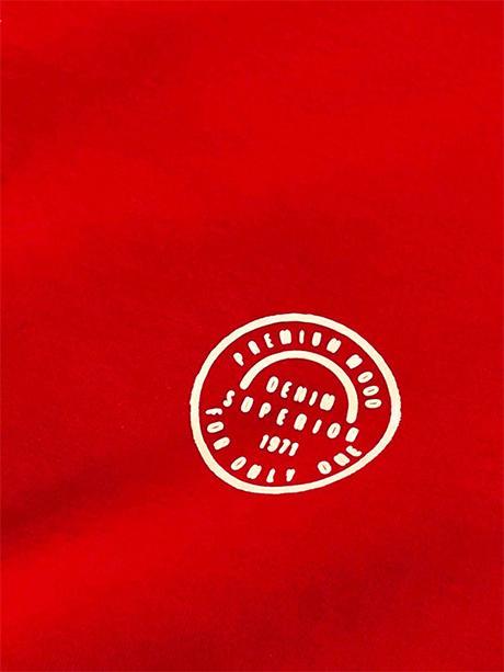 クルーネックTシャツ