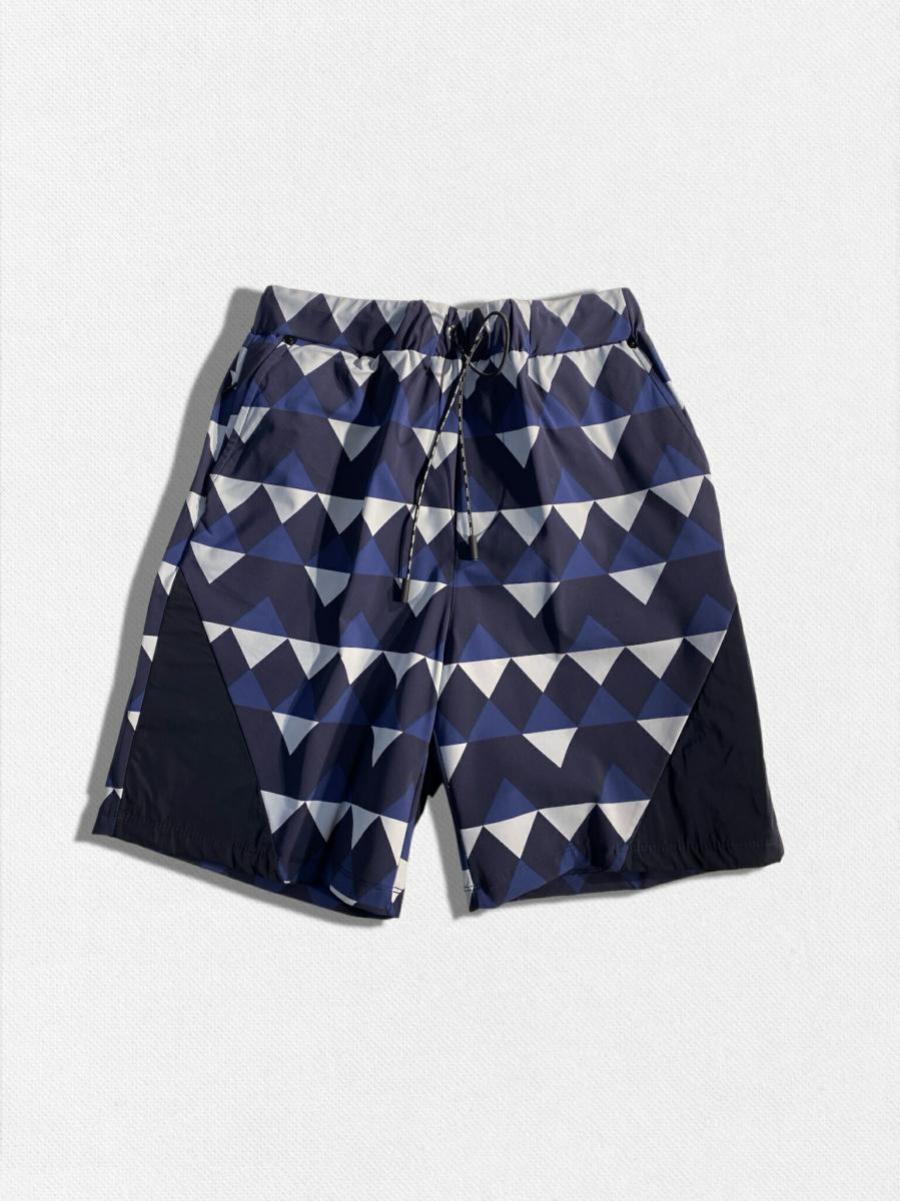 ジオメトリック柄ナイロンショートパンツ