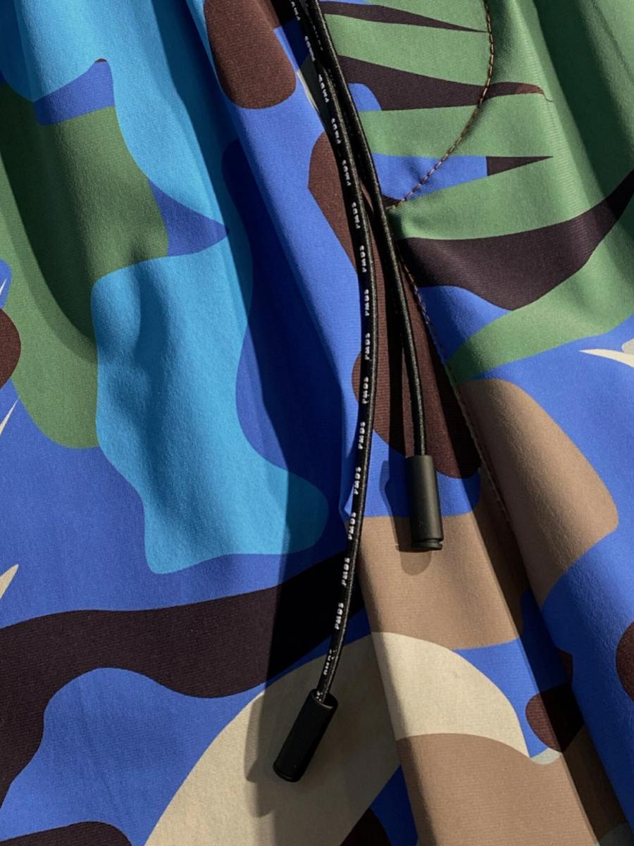 ジオメトリック柄ナイロンショートパンツ