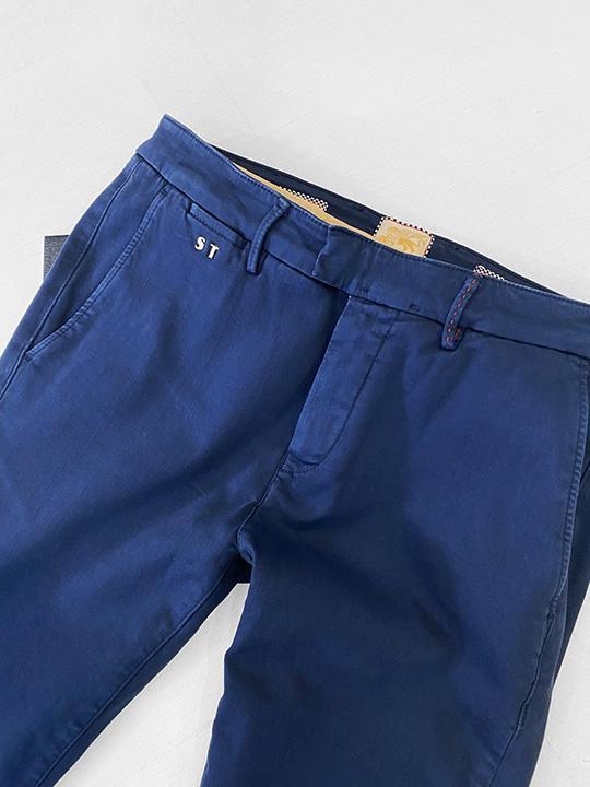 チノパンツ