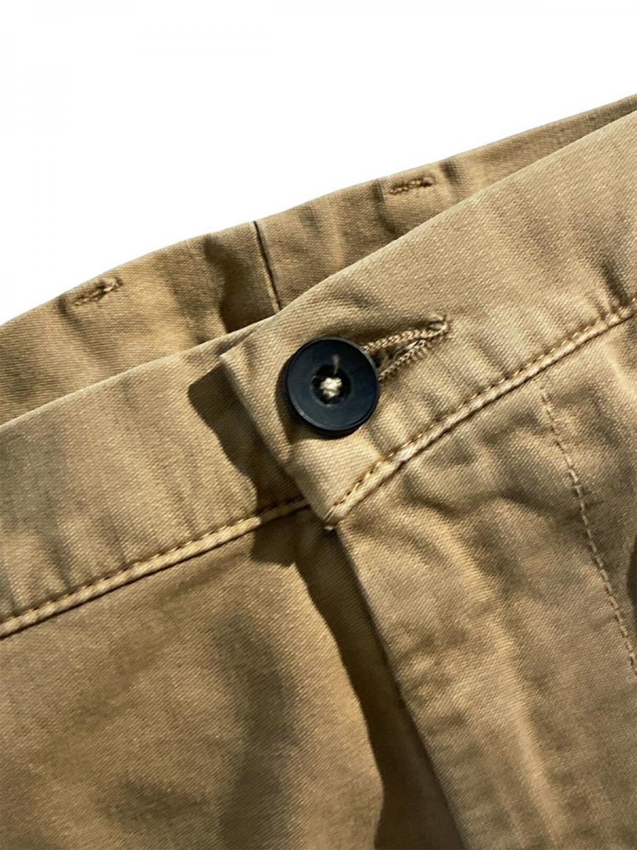 タック入りチノパンツ