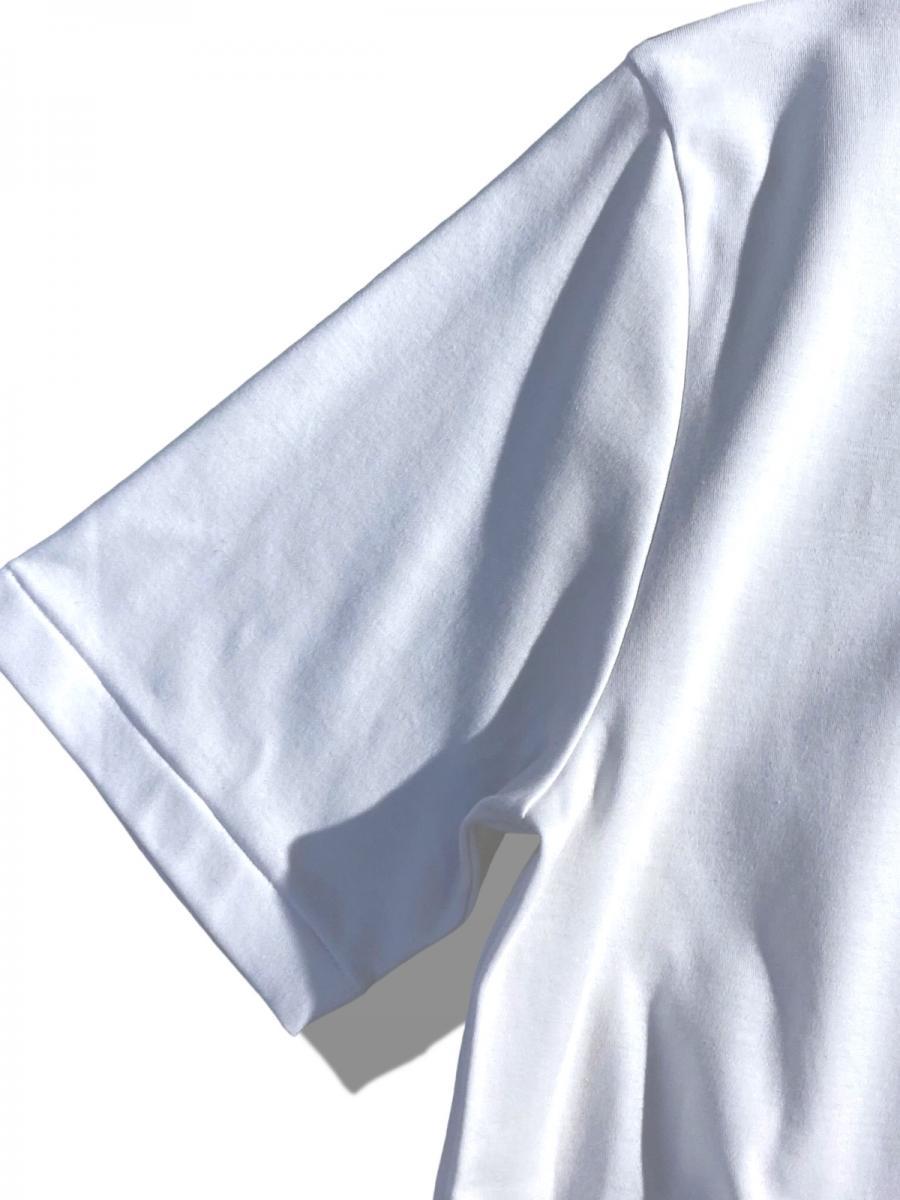 ハーフスリーブルーネックTシャツ