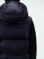 ロゴ入りフーディダウンベスト