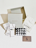 3つ折りレザーウォレット