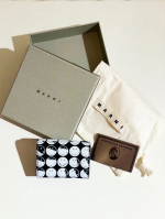 3つ折りレザーウォレット