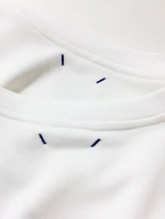 ＶネックスTシャツ