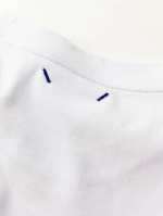 ＶネックＴシャツ