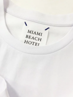 ＶネックＴシャツ
