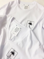 ＶネックTシャツ