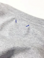 ＶネックＴシャツ