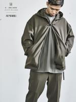 クルーネックTシャツ