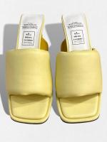 ダックヒールレザーサンダル