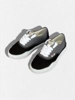 ローカットスニーカー