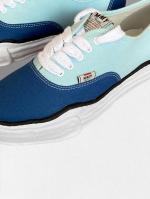 ローカットスニーカー