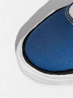 ローカットスニーカー