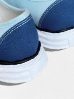 ローカットスニーカー