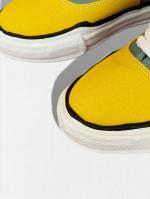 ローカットスニーカー