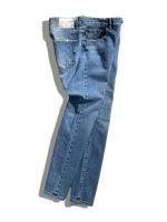 クラッシュ＆ウォッシュ加工デニムパンツ