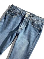 クラッシュ＆ウォッシュ加工デニムパンツ