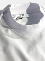 モックネックTシャツ